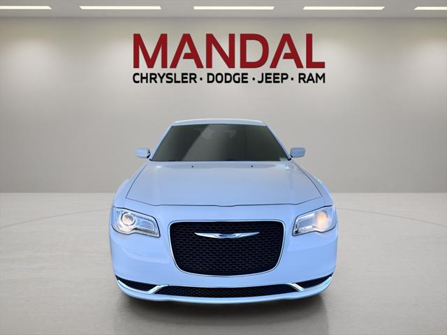 2023 Chrysler 300 Touring