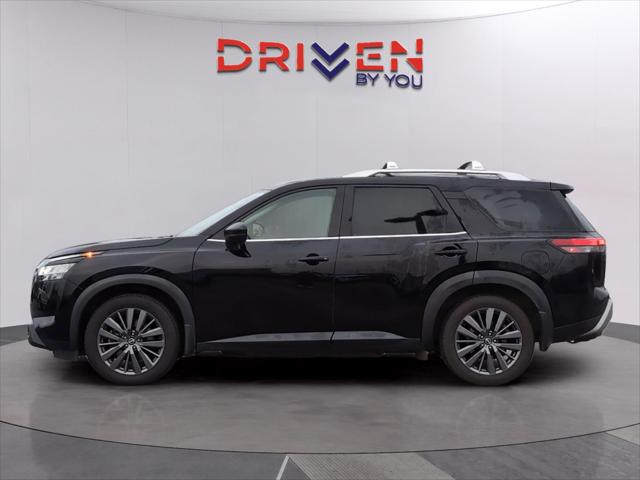 2022 Nissan Pathfinder SL 2WD