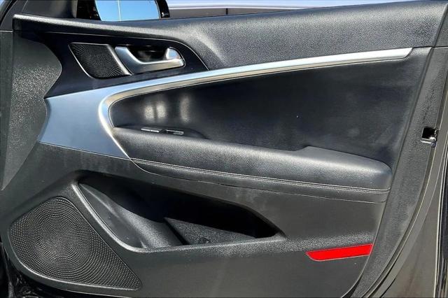 2021 Genesis G70 2.0T RWD