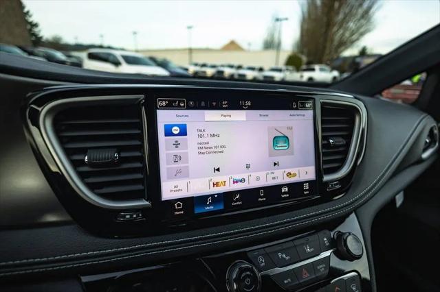 2026 Chrysler Pacifica Select
