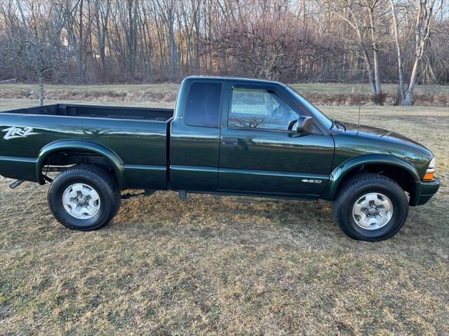 2002 Chevrolet S-10 LS