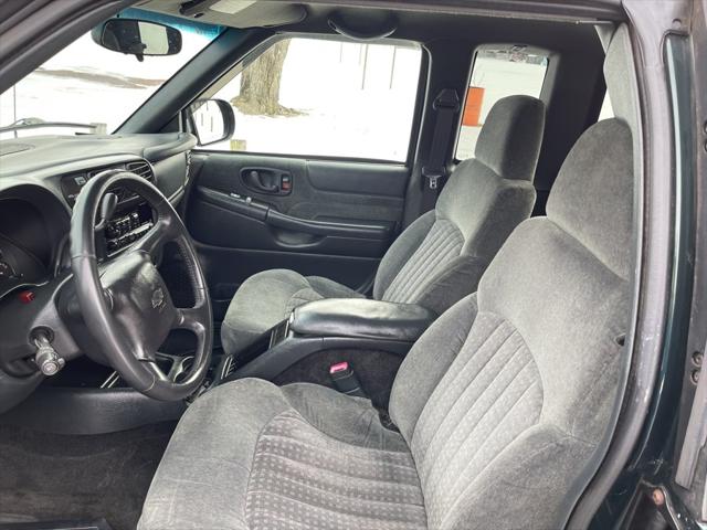 2002 Chevrolet S-10 LS