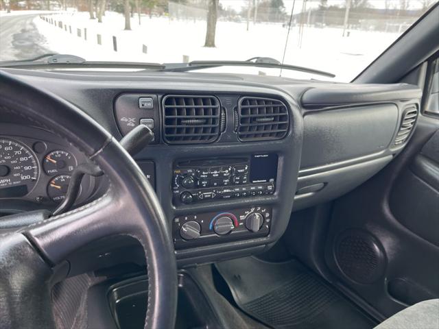 2002 Chevrolet S-10 LS