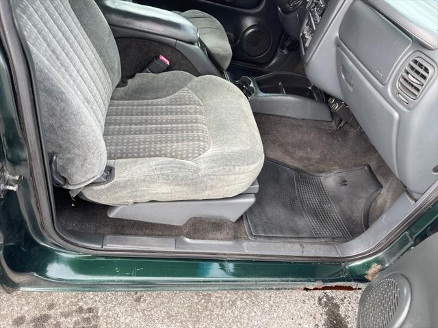 2002 Chevrolet S-10 LS