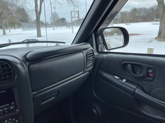 2002 Chevrolet S-10 LS