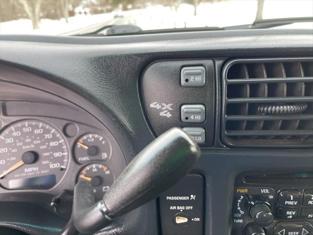 2002 Chevrolet S-10 LS