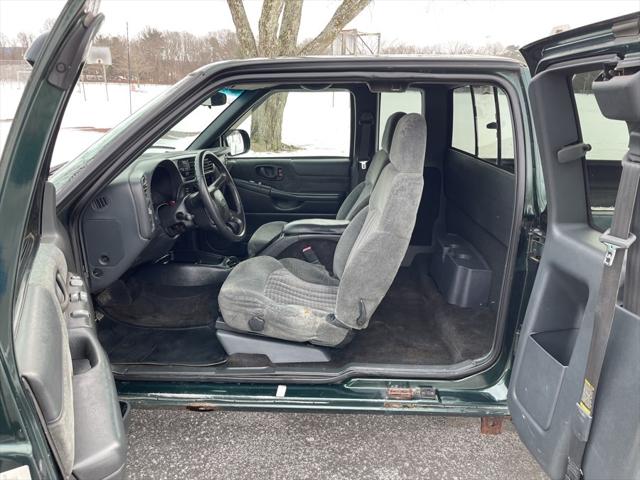 2002 Chevrolet S-10 LS