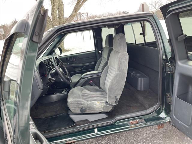 2002 Chevrolet S-10 LS