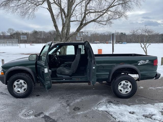 2002 Chevrolet S-10 LS