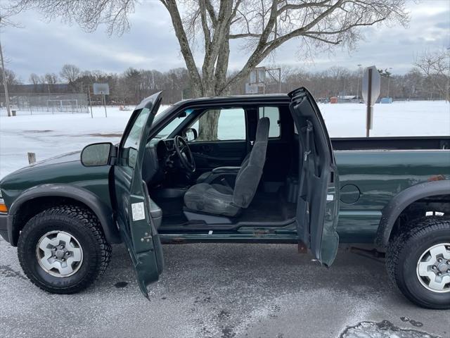 2002 Chevrolet S-10 LS