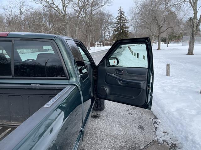 2002 Chevrolet S-10 LS