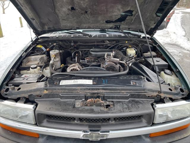 2002 Chevrolet S-10 LS