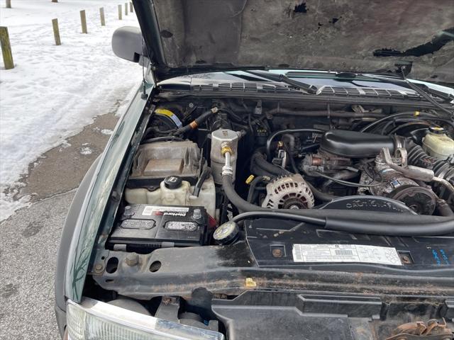 2002 Chevrolet S-10 LS