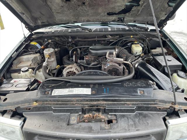 2002 Chevrolet S-10 LS