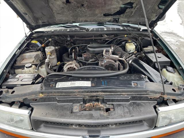 2002 Chevrolet S-10 LS