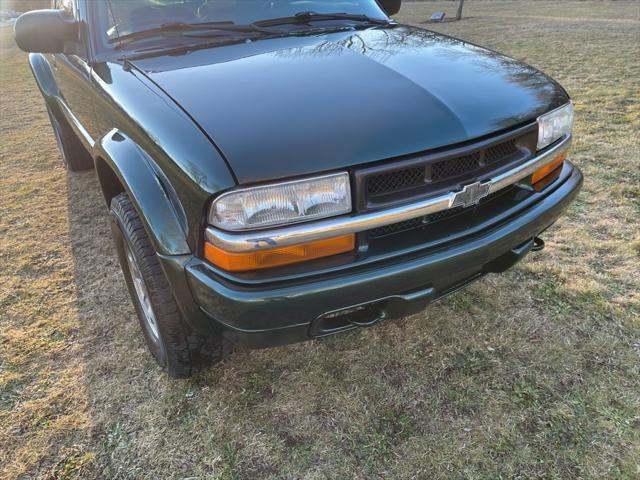 2002 Chevrolet S-10 LS