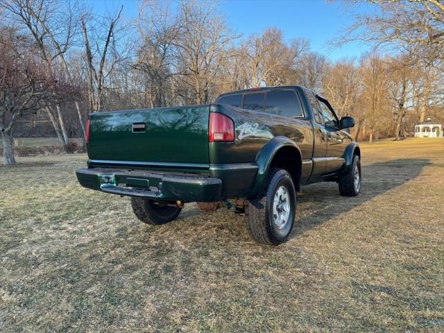 2002 Chevrolet S-10 LS