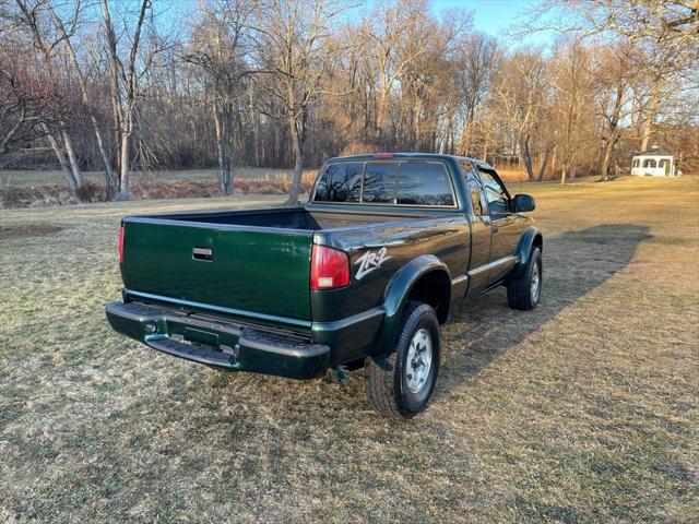 2002 Chevrolet S-10 LS