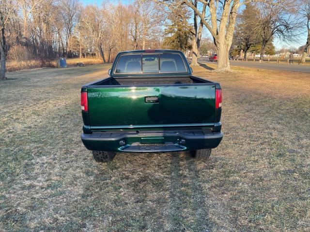 2002 Chevrolet S-10 LS