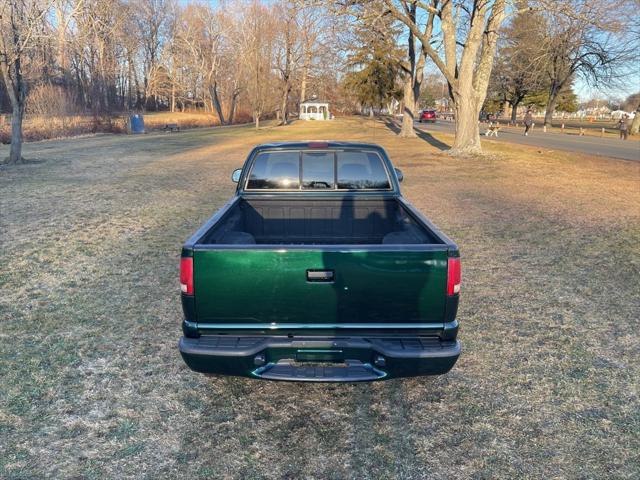 2002 Chevrolet S-10 LS