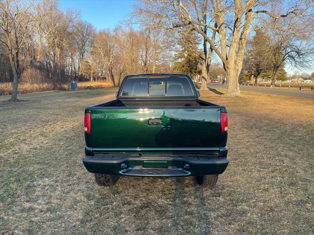 2002 Chevrolet S-10 LS