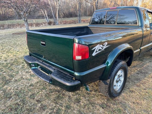 2002 Chevrolet S-10 LS
