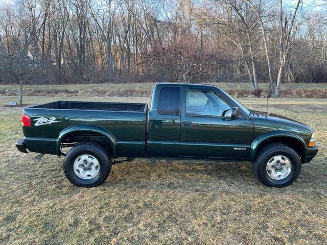 2002 Chevrolet S-10 LS