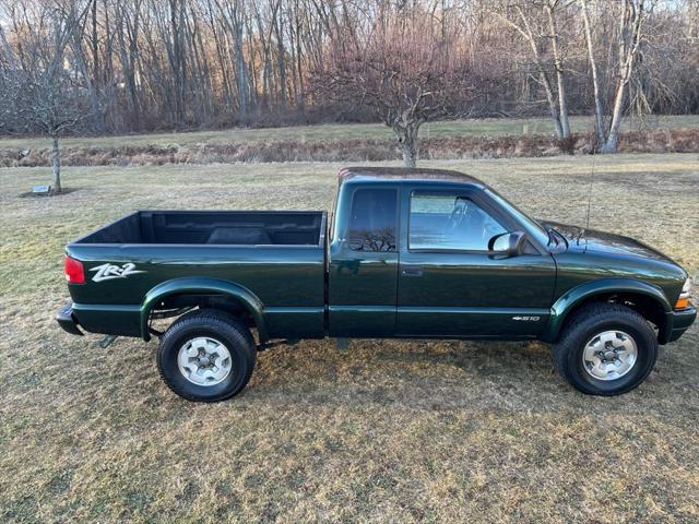 2002 Chevrolet S-10 LS