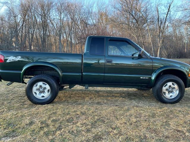 2002 Chevrolet S-10 LS