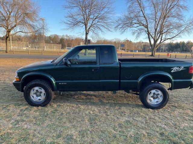 2002 Chevrolet S-10 LS