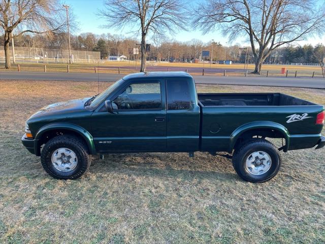 2002 Chevrolet S-10 LS