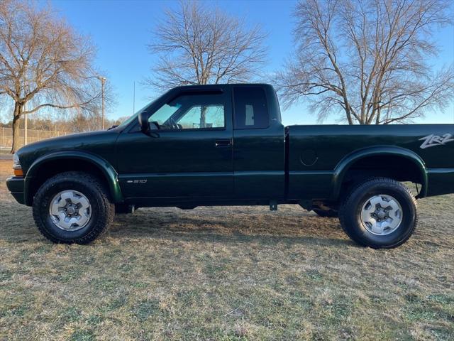 2002 Chevrolet S-10 LS