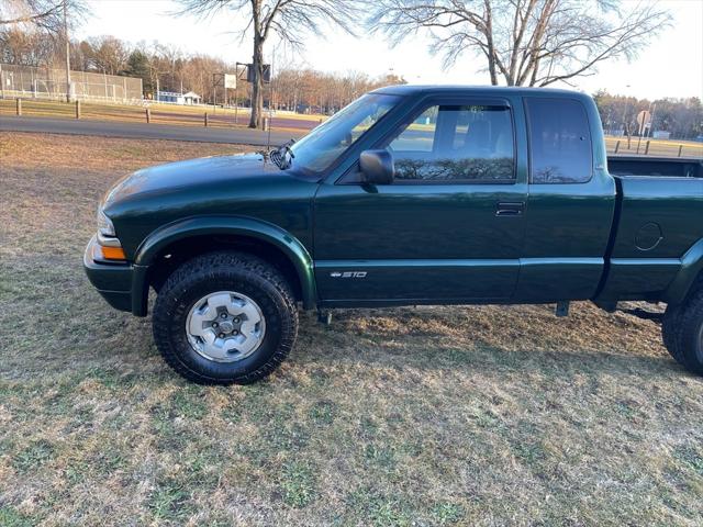 2002 Chevrolet S-10 LS