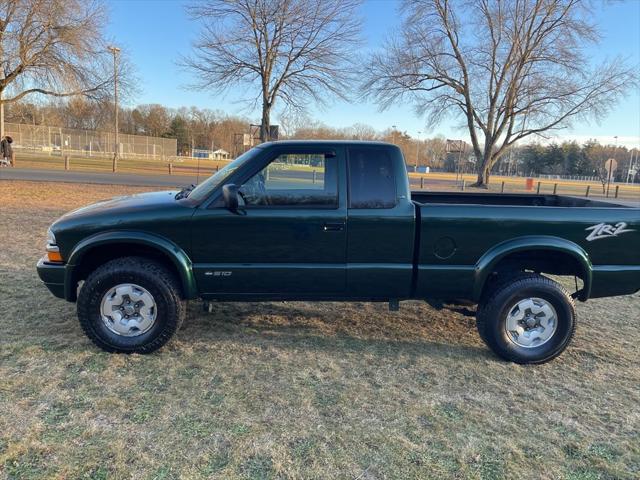 2002 Chevrolet S-10 LS