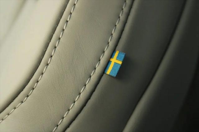 2026 Volvo XC90 Plug-In Hybrid Ultra, T8 AWD, Electric/Gasoline, Bright, 7 Seats