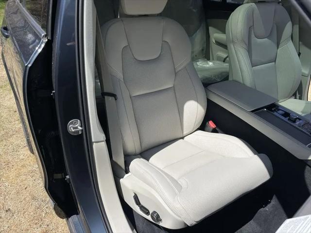 2026 Volvo XC90 Plug-In Hybrid Ultra, T8 AWD, Electric/Gasoline, Bright, 7 Seats