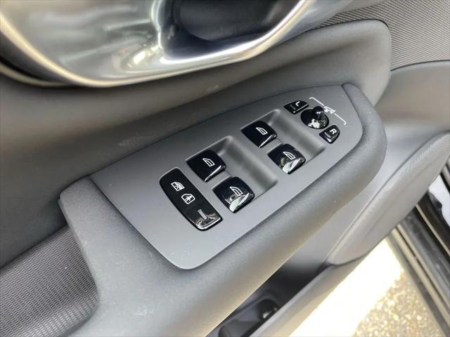 2026 Volvo XC90 Plus, B6 AWD Gas (mild hybrid), Gasoline, Bright, 7 Seats