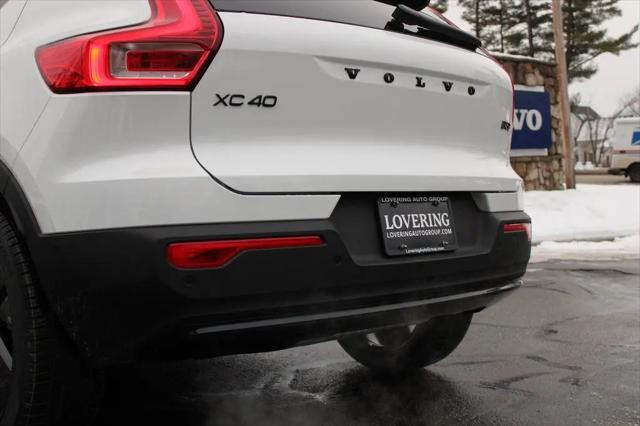2026 Volvo XC40 Black Edition Ultra, B5 AWD Gas (mild hybrid)