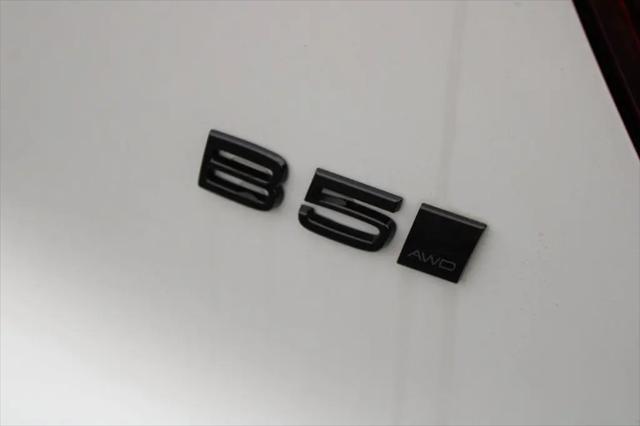 2026 Volvo XC40 Black Edition Ultra, B5 AWD Gas (mild hybrid)