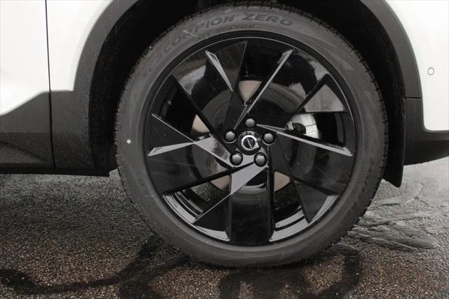 2026 Volvo XC40 Black Edition Ultra, B5 AWD Gas (mild hybrid)