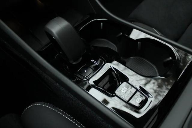 2026 Volvo XC40 Black Edition Ultra, B5 AWD Gas (mild hybrid)