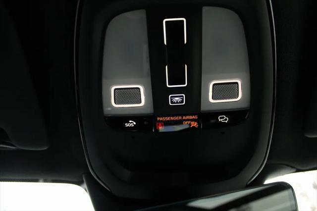 2026 Volvo XC40 Black Edition Ultra, B5 AWD Gas (mild hybrid)