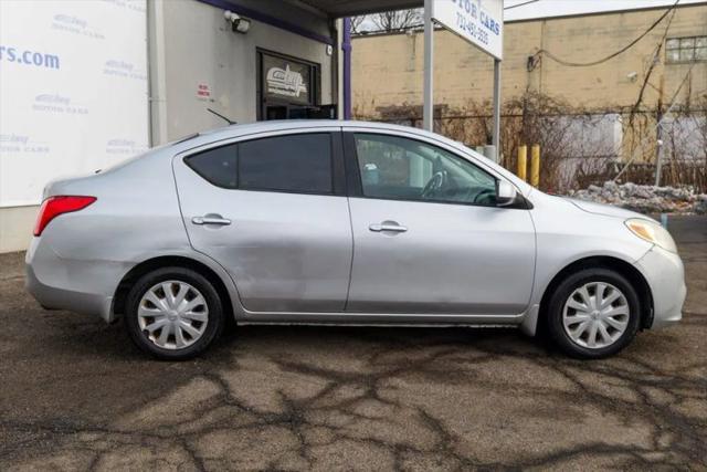 2012 Nissan Versa 1.6 SV