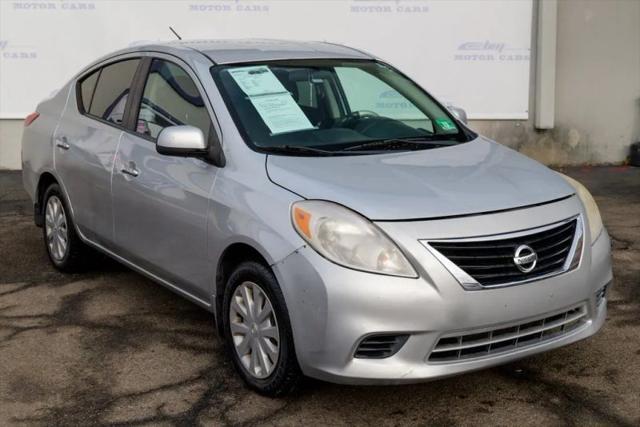 2012 Nissan Versa 1.6 SV