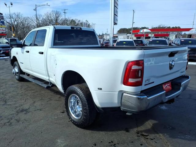 2024 Ram 3500 Big Horn Crew Cab 4x4 8' Box