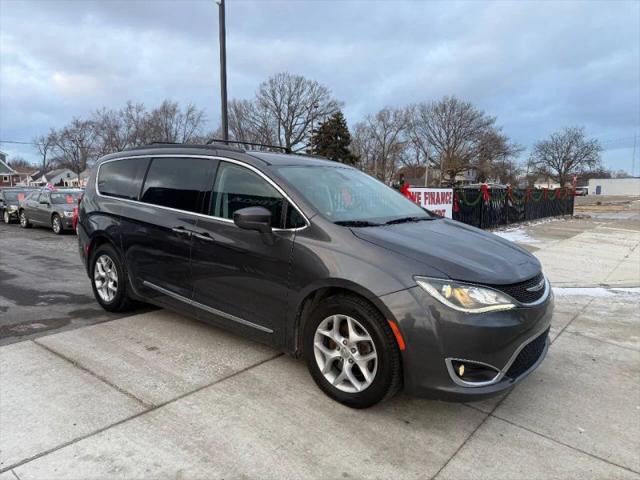 2017 Chrysler Pacifica Touring-L for sale in Lincoln Park, MI