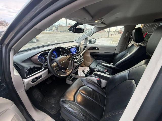 2017 Chrysler Pacifica Touring-L