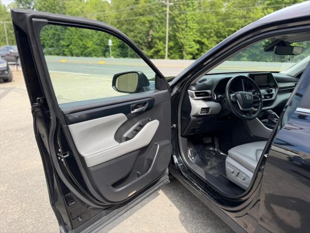 2023 Toyota Highlander Hybrid XLE