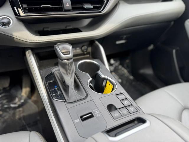 2023 Toyota Highlander Hybrid XLE