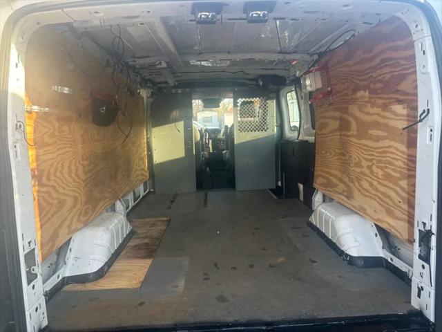 2016 Ford Transit w/60/40 Side Door w/RWB